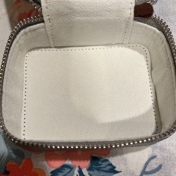 Garrett Leather | Premium Leather Travel Case - Picture 5 of 6